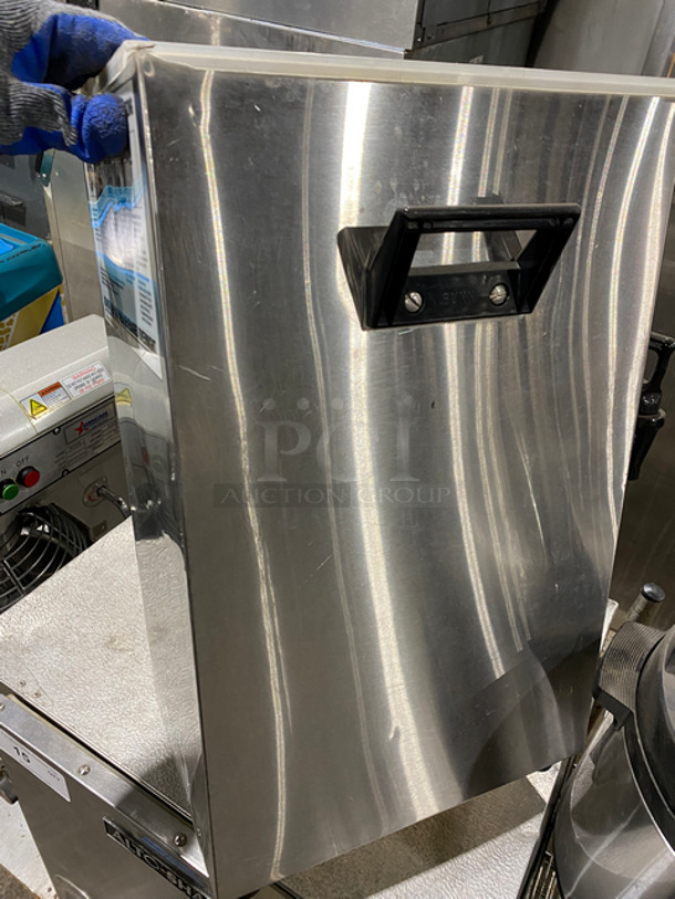 Bunn Commercial Countertop Iced Tea Server/ Beverage Dispenser! With 2 Spouts! Houlds Up To 1.5 Gallons! Solid Stainless Steel! Model: TD4T DUAL SN:TD40164652 - Image 4 of 8