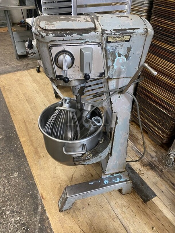 Hobart Metal Commercial Floor Style 30 Quart Planetary Dough Mixer w/ Stainless Steel Mixing Bowl, Bowl Guard, Dough Hook, Paddle and Whisk Attachments! Working When Removed! MODEL D300 SN:11098163 115V 1 Phase! - Image 2 of 10
