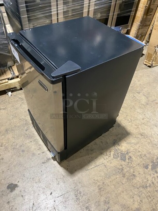 NEW! OUT OF THE BOX! SCRATCH-N-DENT! Whynter Undercounter Built In Ice Maker! 12LB Ice Capacity! All Stainless Steel! Model: UIM155 115V - Image 2 of 7