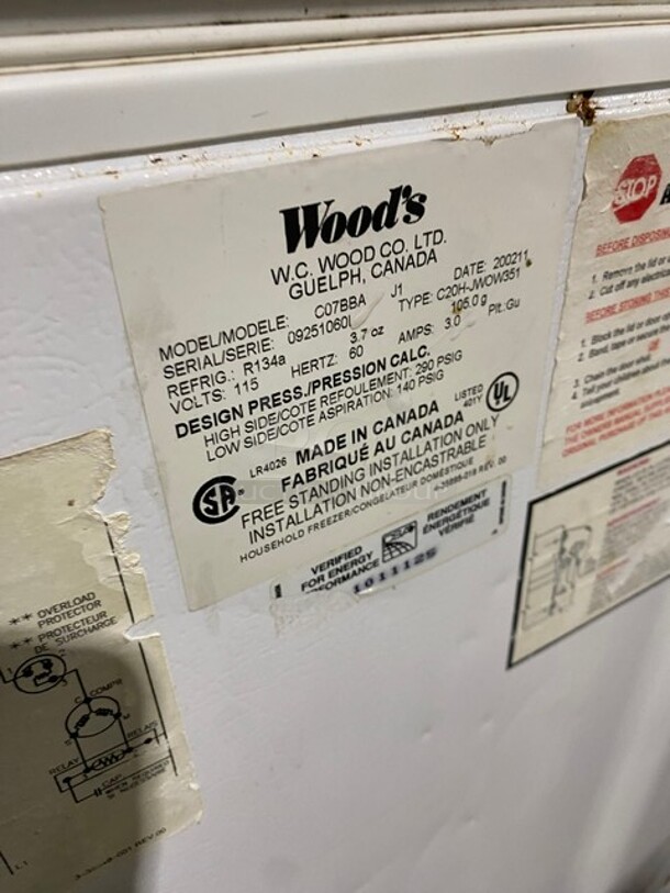 W.C Woods Commercial Chest Freezer! MODEL C07BBA SN: 092510601 115V - Image 5 of 7