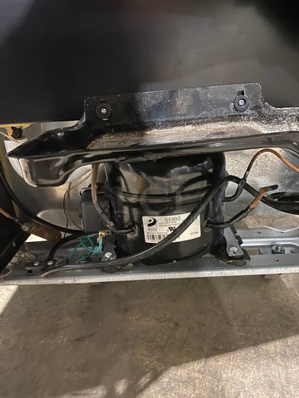 NEVER USED! Summit Commercial Refrigerated Single Tap Kegerator! Model: SBC570B SN: 110200058 115V - Image 11 of 12