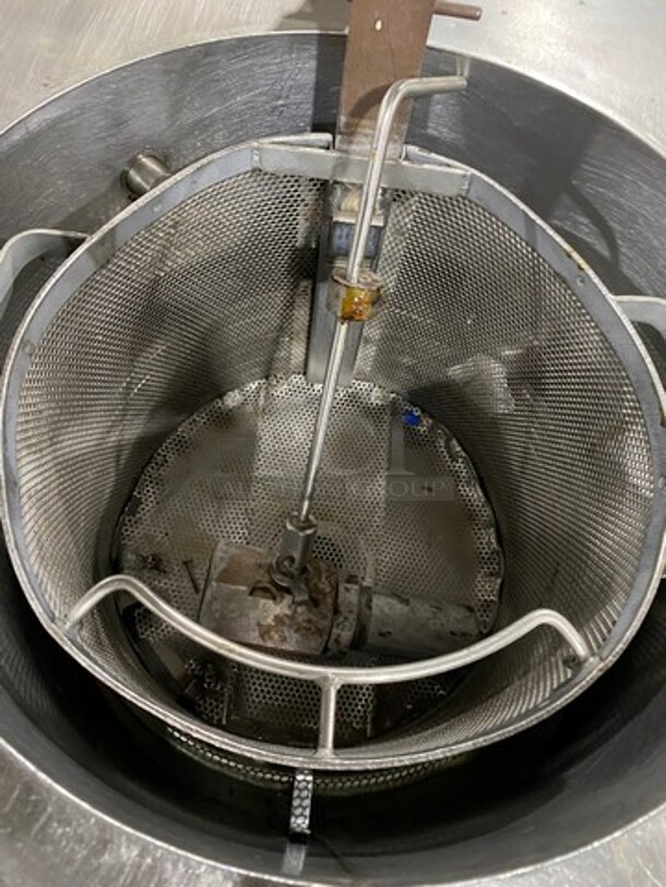 WOW! Giles Electric Powered Heavy Duty Open Fryer! With Automatic Lift And Basket! With Oil Filter System! Model: GEF400 SN: A909240817 208V 60HZ 3 Phase - Image 6 of 10