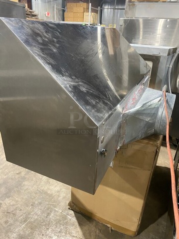 AMAZING! ALL ONE MONEY! Wolf Commercial Gas Powered 6 Burner Stove! With Center Mini Flat Top Griddle! With 1 Full Size & 1 Mini Oven Underneath! With Ventilation Hood System! All Stainless Steel! - Image 11 of 12