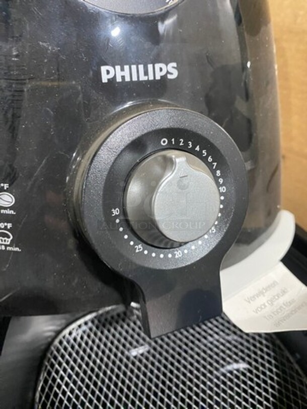Phillips Countertop Air Fryer! Model: HD9220 120V - Image 6 of 8