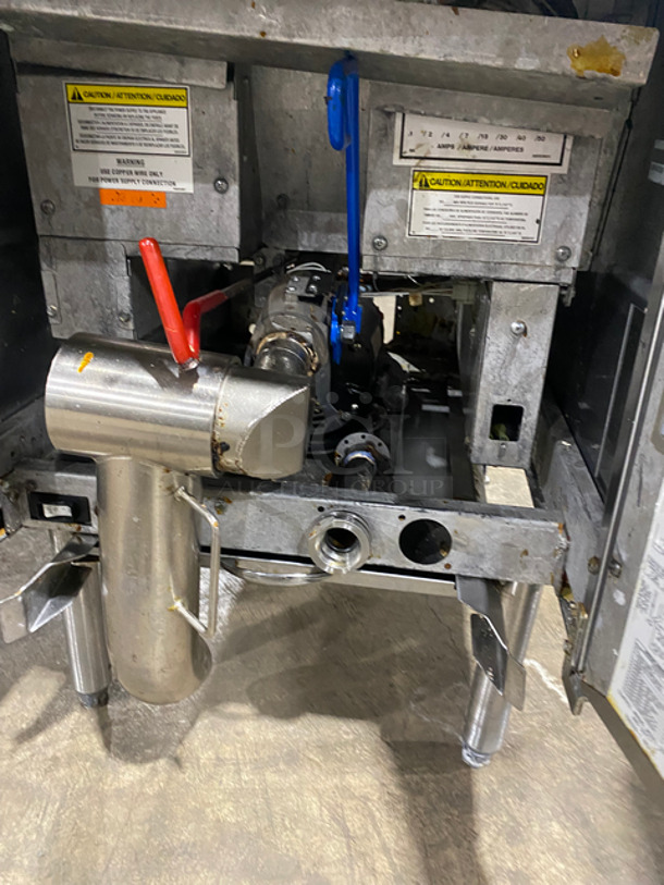 Pitco Frialator Commercial Electric Powered Deep Fat Fryer! With Backsplash! All Stainless Steel! Front Legs And Back Casters! Model: SEF184 SN: E08FA018388 208V 60HZ - Image 6 of 9