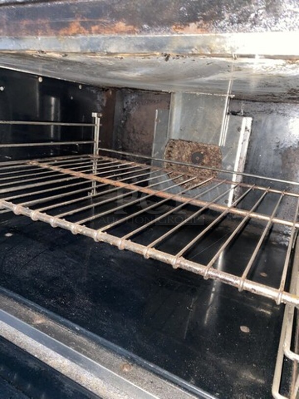 Nice! Imperial Natural Gas Powered 10 Burner Stove! With Double Full Size Convection Ovens Underneath! On Commercial Casters! - Image 8 of 10