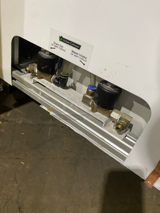 COMMERCIAL URBAN CULTIVATOR Model Commercial 001 Serial VLL-1804-104P3
120 Vac/60Hz - Image 8 of 10