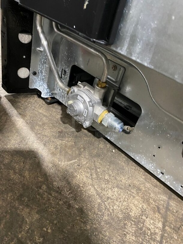 Frigidaire 4 Burner Stove! With Oven Underneath! Metal Oven Racks! All Stainless Steel! - Image 12 of 12