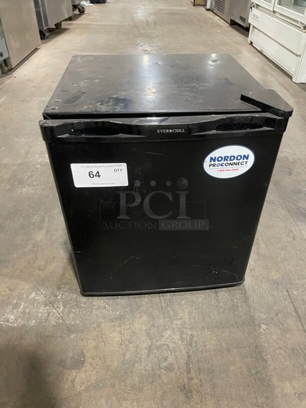 Ever Chill Countertop Single Door Reach-in Refrigerator! With Mini Freezer Compartment! 115V! Model: BC-46 SN: 1102000173!   - Image 1 of 9