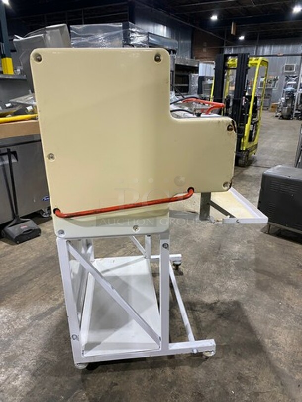 Nice! Oliver Lucks Edition Commercial Electric Powered Bread/Baguette Former/Molder! Model 600-R3 molder is designed for perfect shaping of rolls and various sizes of breads. - Image 4 of 10