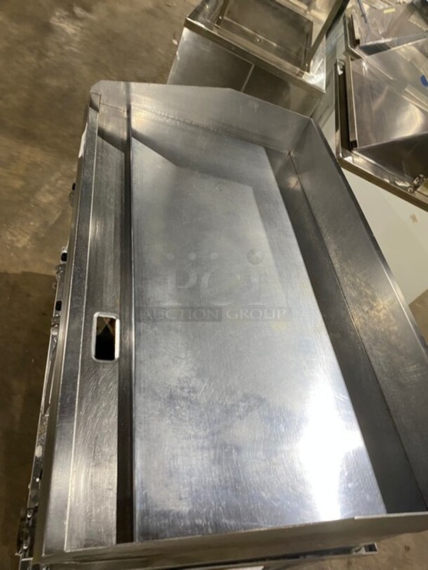 Lang Commercial Countertop Natural Gas Powered Mirror Shine Polish Top Flat Top Griddle! With Back And Side Splashes! All Stainless Steel! - Image 5 of 10