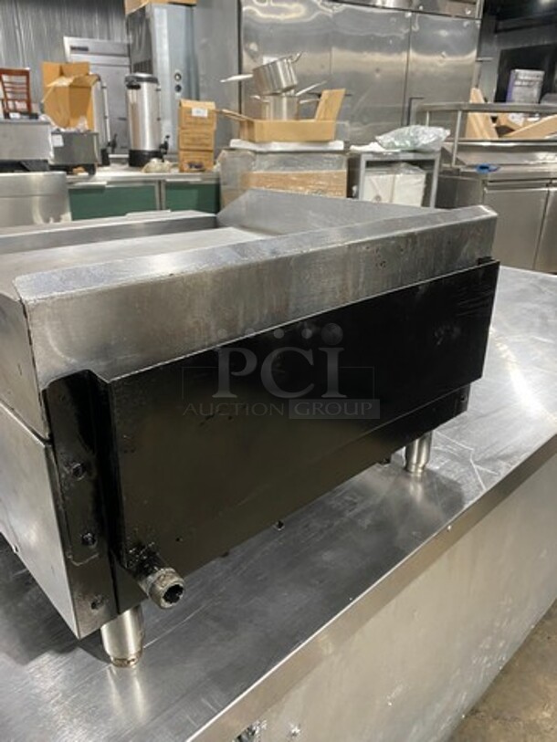 APW Commercial Countertop Natural Gas Powered Flat Top Griddle! With Back And Side Splashes! All Stainless Steel! On Small Legs! - Image 4 of 8