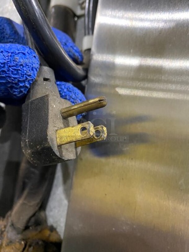 WOW! Traulsen Commercial 2 Door And 2 Drawer Reach In Cooler! With Racks! All Stainless Steel! Model: ERS48DT SN: M655400J92 115V 60HZ 1 Phase - Image 11 of 11