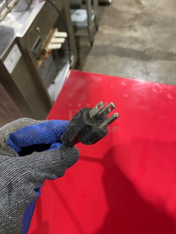 Carnival King Commercial Countertop Popcorn Machine! With 8 OZ Kettle! Glass All Around Showcase Style! Model: 382PM30R SN: 0390680 120V! Working When Removed!   - Image 12 of 12