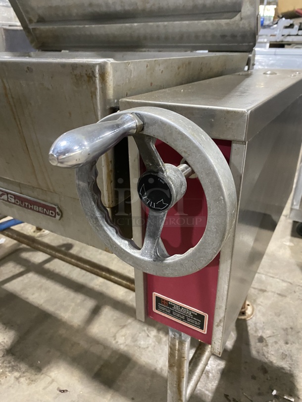 Sweet! SOUTHBEND Commercial Electric Powered Tilt Skillet/Braising Pan! All Stainless Steel! On Legs! MODEL: BECT-30 208V 3Phase! Working When Removed!  - Image 6 of 9