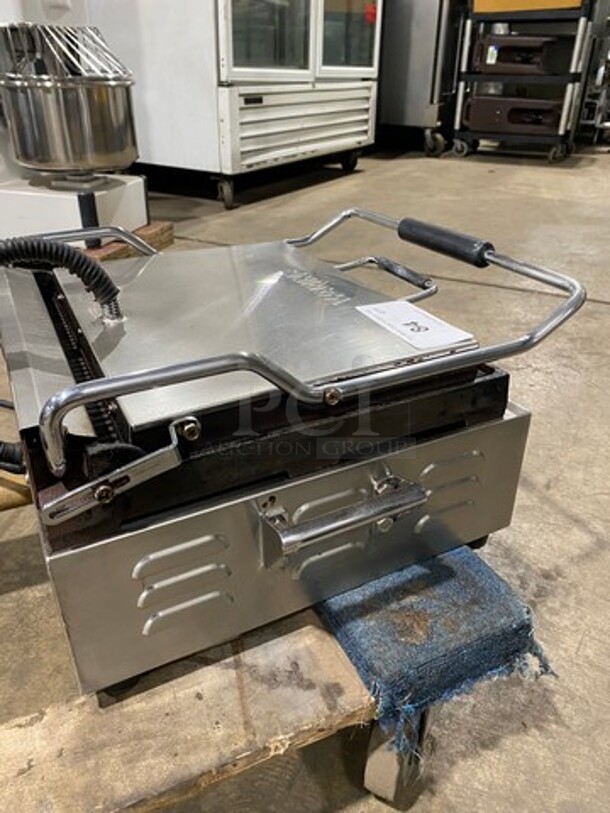 Waring Commercial Countertop Panini/Sandwich Supremo Grill! All Stainless Steel! Press With Ribbed Surface! Model: WPG250 120V - Image 3 of 8