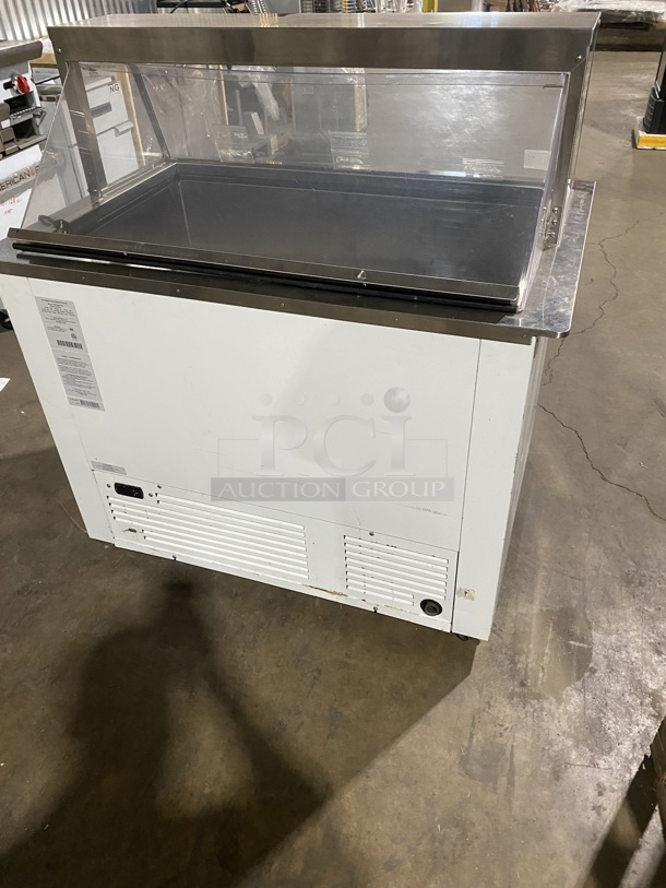 Nelson Commercial Ice Cream Dipping Cabinet Display Freezer With Sneeze Guard! On Casters! Eletric Powered! MODEL:BD6DIPRB 115V! Working When Removed! - Image 3 of 10