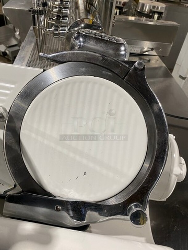 Globe Commercial Countertop Deli/ Meat Slicer! All Stainless Steel! Model: 150 SN: 200680 - Image 5 of 9