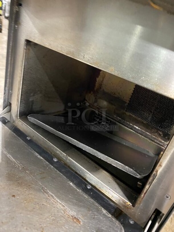 2014 Turbo Chef Commercial Countertop Rapid Cook Oven! On Small Legs! Model: NGO SN: NGOD11039 208/240V 60HZ 1 Phase - Image 6 of 8