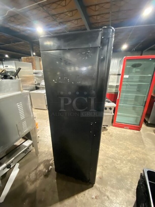 2016 Imbera Single Door Refrigerated Reach In Cooler Merchandiser! With View Through Door! With Poly Coated Racks! Model: VR09CCC02 SN: 642160501450 115V 60HZ 1 Phase - Image 3 of 8