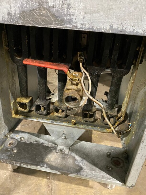 WOW! Vulcan Commercial5 Burner Natural Gas Powered Deep Fat Fryer! All Stainless Steel! On Legs! Working When Removed! - Image 7 of 9