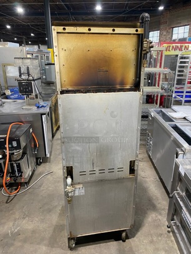 LATE MODEL! Tristar Commercial Natural Gas Powered 4 Burner Stove! With Raised Back Splash And Bakers Pride Salamander! With Full Size Oven Underneath! All Stainless Steel! On Casters! WORKING WHEN REMOVED! Model: TSR4 SN: 990441107015 - Image 4 of 11