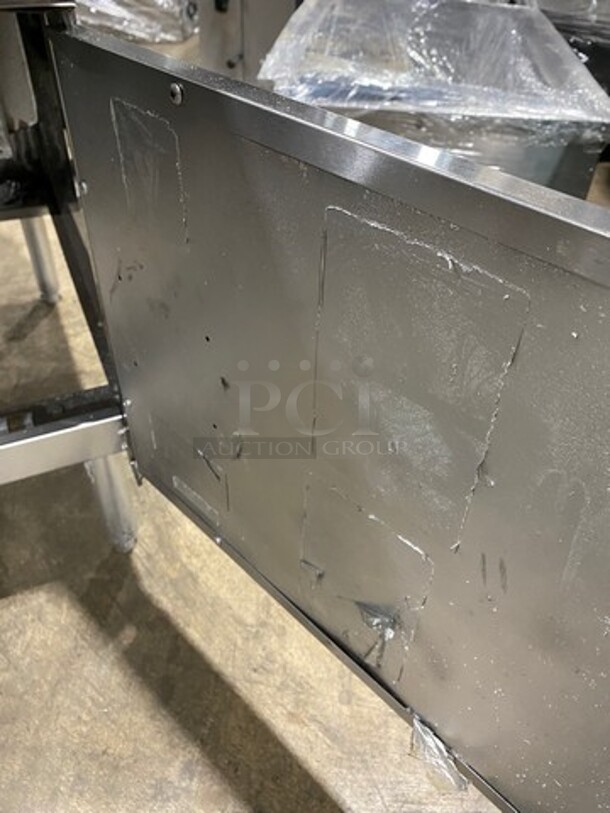 Pitco Commercial Natural Gas Powered 75LB Deep Fat Fryer! With 2 Metal Frying Baskets! All Stainless Steel! On Legs! - Image 8 of 9