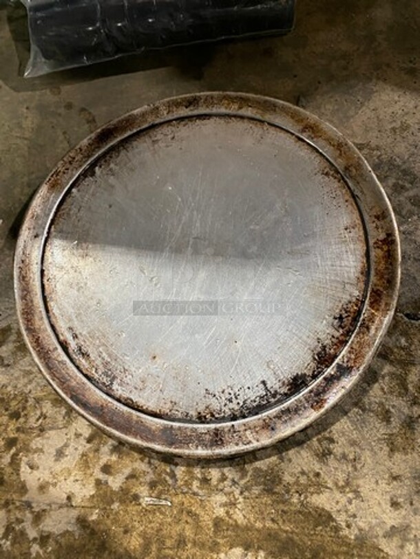 ALL ONE MONEY! MISCELLANEOUS! Round Pizza Mesh Screens, Round Serving Tray!  - Image 3 of 3