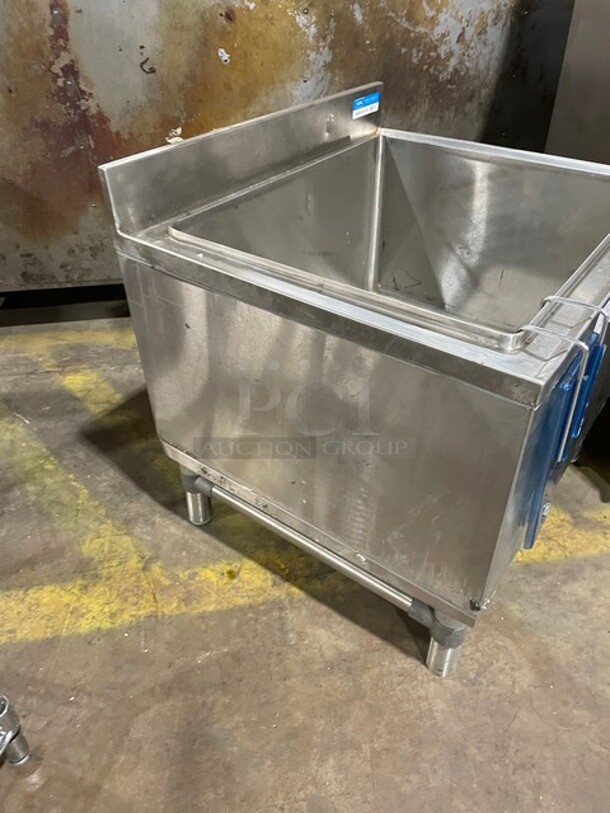 Like New!  BK Resources All Stainless Steel Commercial Under The Counter Ice Bin! Model BKIB-2412-21S!  - Image 3 of 7
