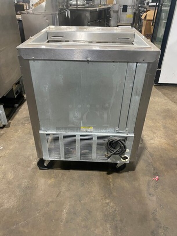 Beverage Air Commercial Refrigerated Sandwich Prep Table! With Single Door Refrigerated Storage Space Underneath! All Stainless Steel! Model SP27 Serial 7208954! 115V 1Phase! On Casters! - Image 3 of 10