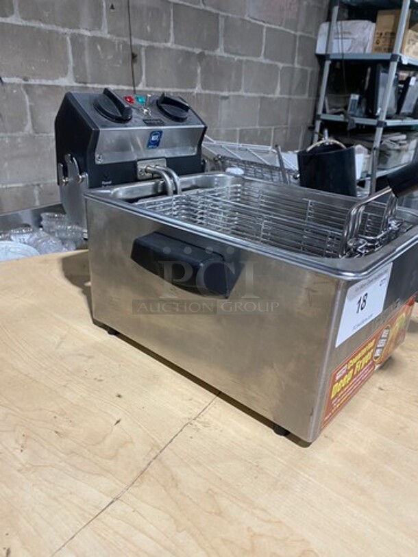 NICE! Waring Commercial Countertop Electric Powered Deep Fat Fryer! With Metal Frying Baskets! All Stainless Steel! Model: WDF75RC 120V - Image 3 of 9