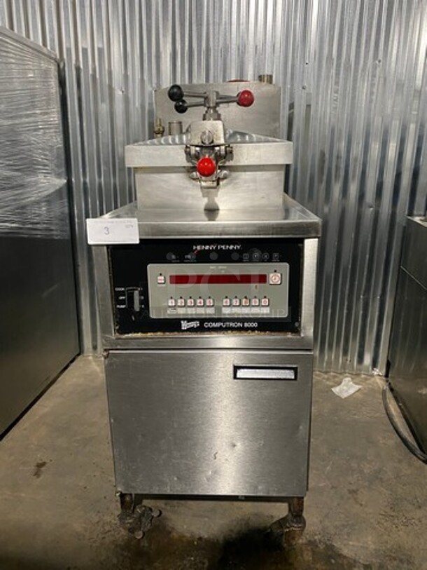 Henny Penny Commercial Natural Gas Powered Pressure Fryer! All Stainless Steel! On Casters! MODEL 600C SERIAL:AN1012010 120V 1PH