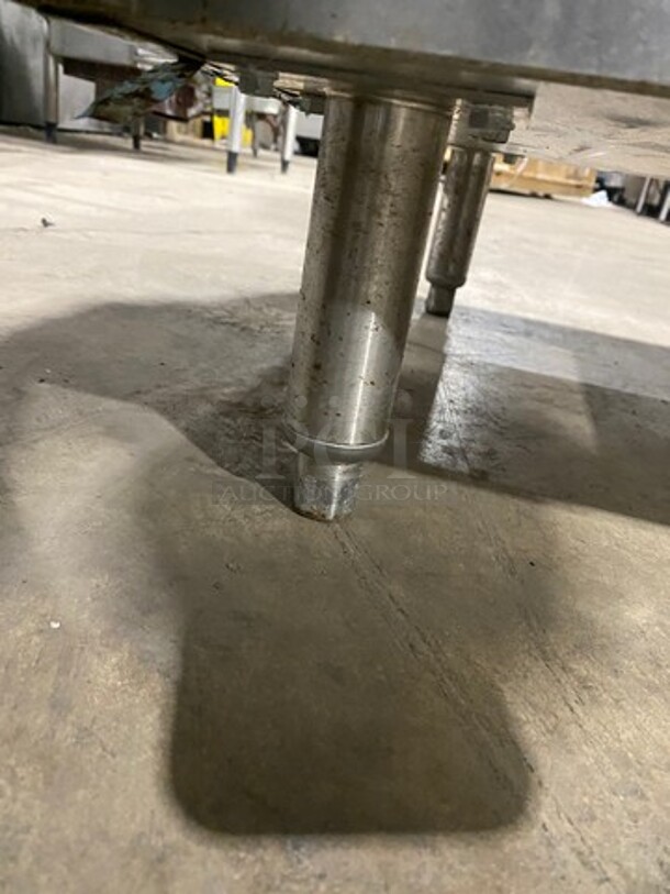 Nice! Vulcan Commercial 6 Burner Stove! With Raised Back Splash And Salamander Shelf! With Oven Underneath! Metal Oven Racks! All Stainless Steel! Model E36 Serial 485! 208/240V 1 Phase! Working When Removed! On Legs! - Image 9 of 11