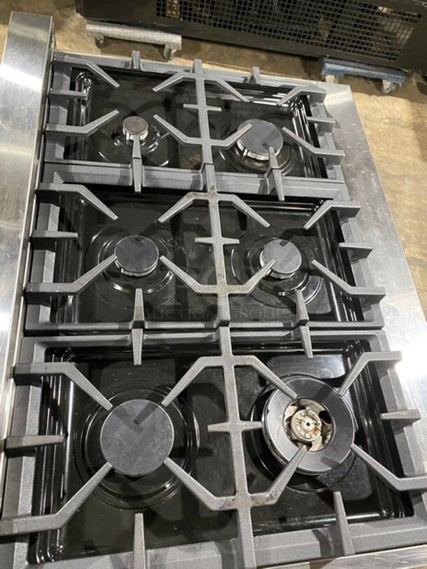2021 Zline Gas Powered 6 Burner Stove! With Oven Underneath! Stainless Steel! MODEL RG36 SN: RG36GE2108004402 120V - Image 5 of 10