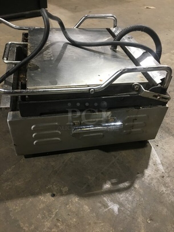 LATE MODEL! 2017 Waring Commercial Countertop Panini/Sandwich Supremo Grill! All Stainless Steel! Press With Flat Surface! WORKING WHEN REMOVED! Model: WPG250 120V - Image 4 of 9