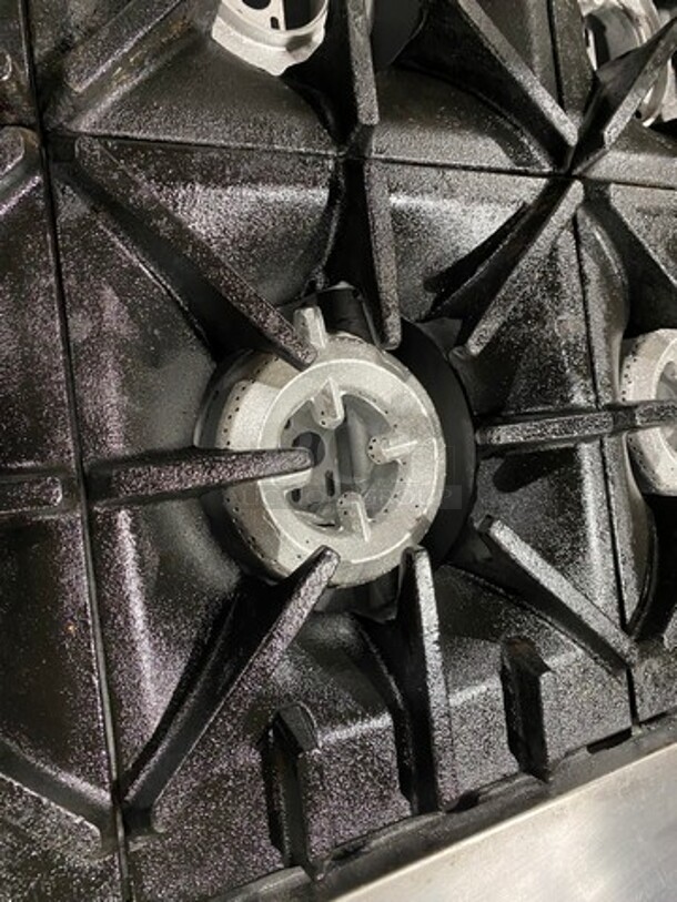 Sunfire Commercial Natural Gas Powered 10 Burner Stove! With Raised Back Splash! With 2 Full Size Oven Underneath! All Stainless Steel! On Casters! - Image 7 of 11