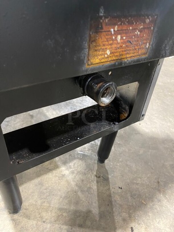Pitco Commercial Natural Gas Powered Deep Fat Fryer! With 2 Metal Frying Baskets! All Stainless Steel! On Legs! - Image 9 of 9