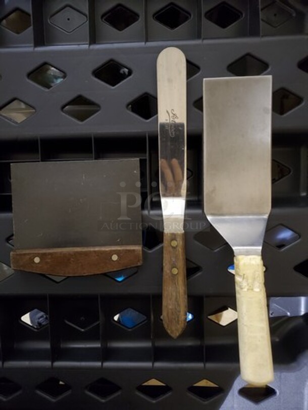 Kitchenware  - Image 2 of 3