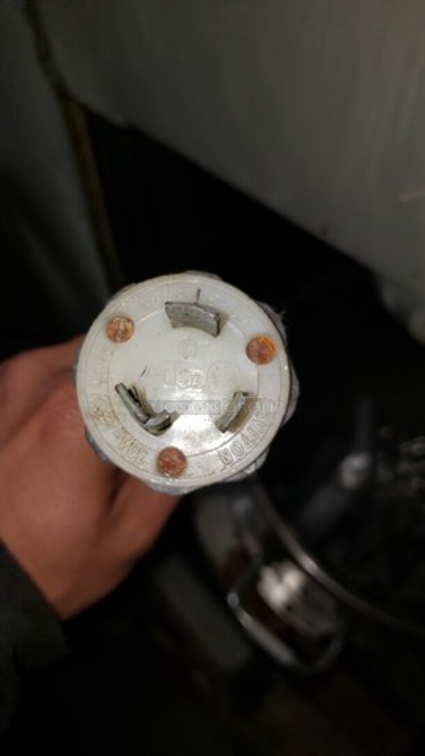 Hobart D330- 40-quart mixer with bowl, hook, and whisk- Working- 120v single Phase - Image 5 of 5