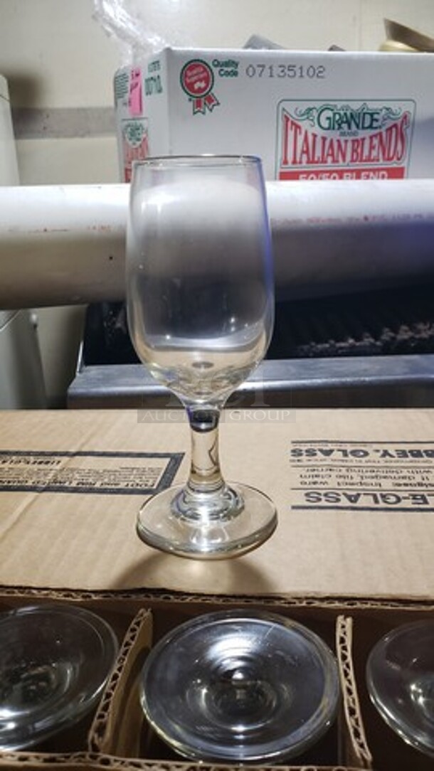 Lot of 36 Glasses - Image 1 of 1