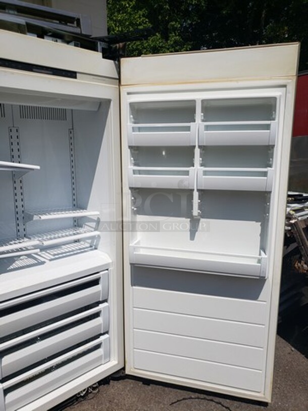 Beautiful Viking 36" Column Freezer! Very nice condition!

115 V
60 Hz
9.5 A - Image 3 of 5