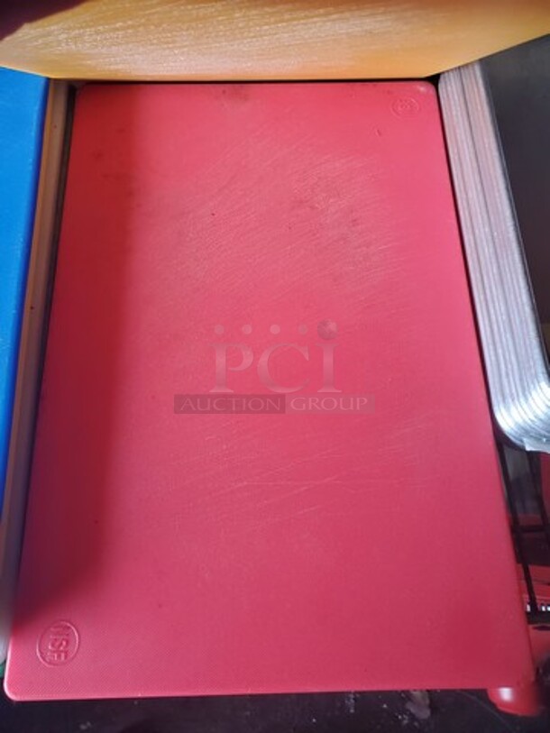 Choice 18" x 12" x 1/2" Polyethylene Cutting Board 5XBID - Image 2 of 3