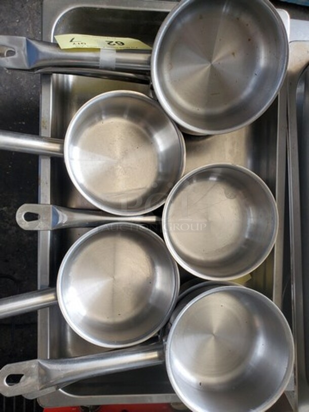 VIGOR Stainless Steel 6" Sauce Pan w/ handle 7XBID - Image 1 of 3