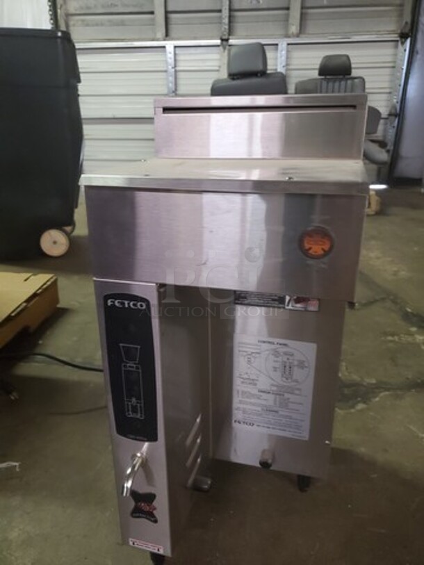 Fetco Extractor Series CBS-2031e 1 Gallon Coffee Brewer - Image 1 of 3