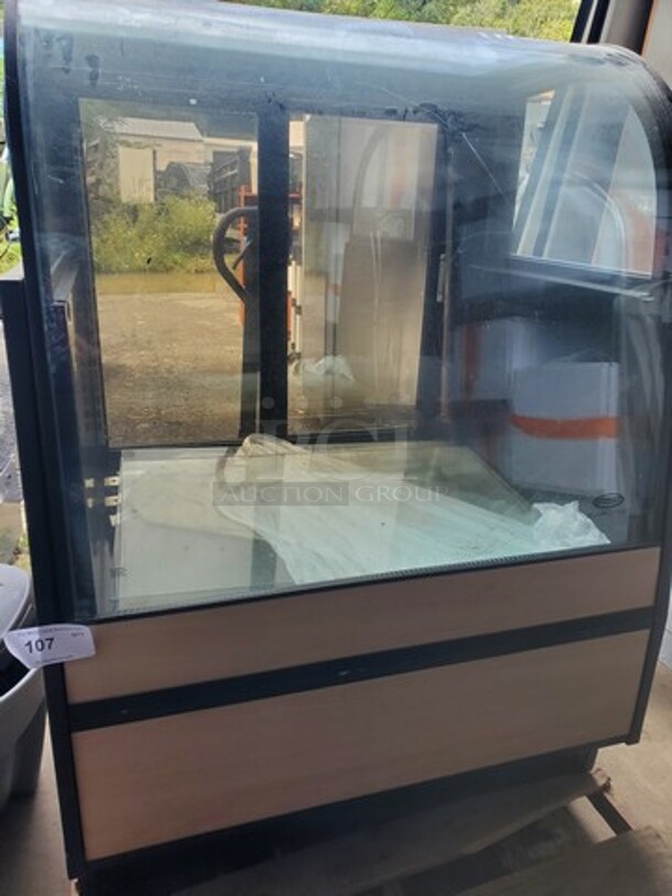 Federal Industries CGR 3652 3FT Refrigerated Display Case
Good Working Condition
120 V
60 Hz
1 PH - Image 11 of 11