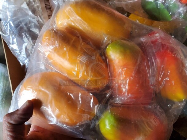 One lot of Plastic Fruit Decorations - Image 8 of 10