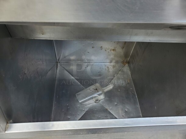 Manitowoc IY0906A Air Cooled Ice Machine w/ Bin
208-230 V
60 Hz
1 PH - Image 3 of 6