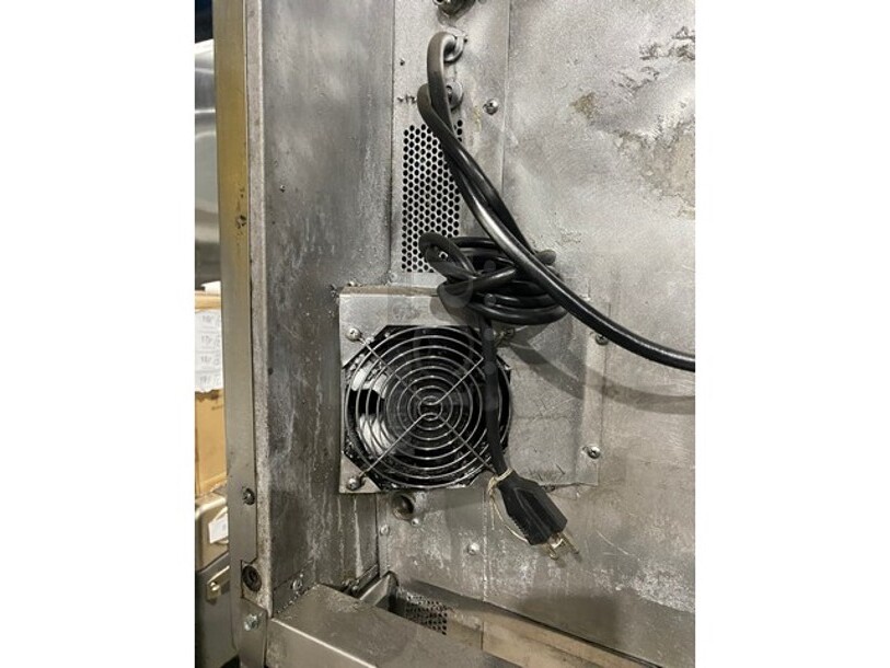 SWEET! Blodgett Natural Gas Powered Double Stacked Bakers Depth Convection Oven! With Metal Racks! With View Through Doors! On Legs! 2 X Your Bid Makes One Unit!
 - Image 8 of 8