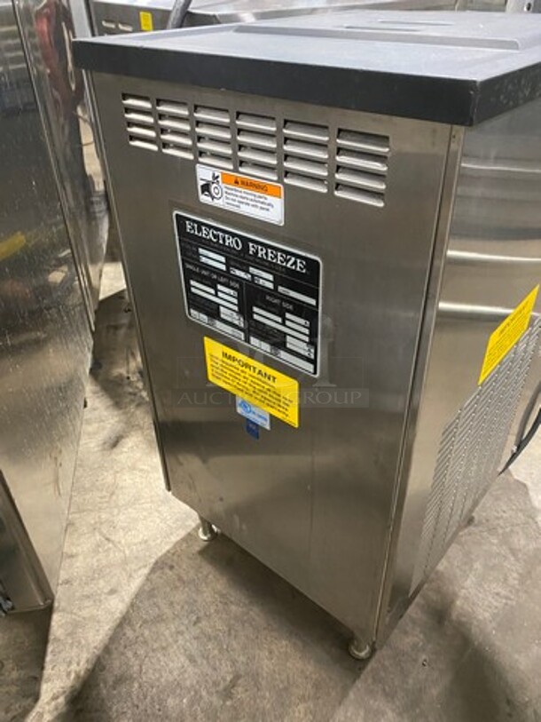Electro Freeze Commercial Ice Cream/ Gelato Batch Freezer Machine! All Stainless Steel! Model: CS4242 SN: E2P1073 115V 60HZ 1 Phase - Image 4 of 10