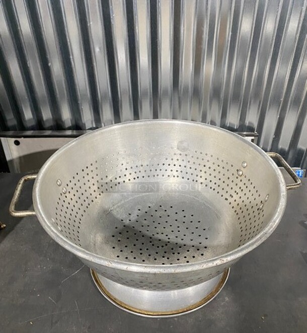 Heavy-Duty Stainless-Steel Colander/Strainer! - Image 3 of 5